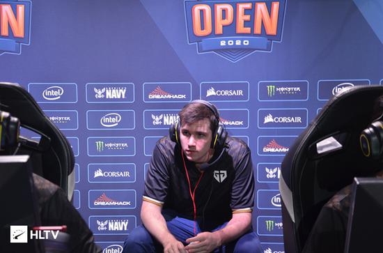 深入探讨MOBA游戏的发育机制与英雄设计理念